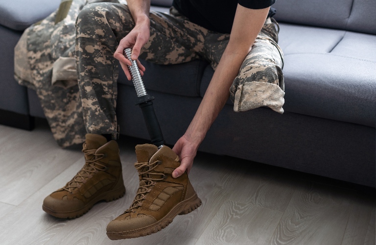 Soldier with artificial prosthetic leg